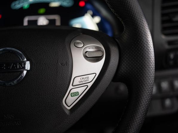 Nissan Leaf I (ZE0/AZE0) с пробегом 2014 года, цена 865 000 рублей, 77727 км, хэтчбек, Автокод Объявления