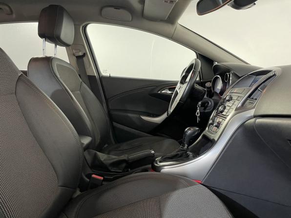Opel Astra J с пробегом 2012 года, цена 699 900 рублей, 207367 км, универсал, Автокод Объявления