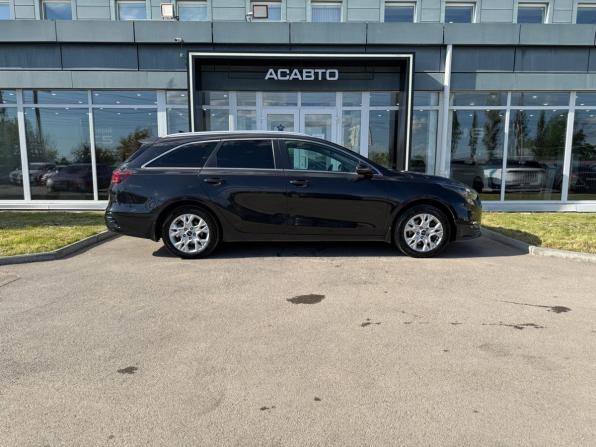 Kia Ceed III Рестайлинг с пробегом 2023 года, цена 2 250 000 рублей, 32485 км, универсал, Автокод Объявления