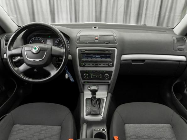 Skoda Octavia II (A5) Рестайлинг с пробегом 2012 года, цена 780 000 рублей, 223757 км, лифтбек, Автокод Объявления