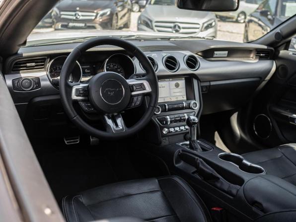 Ford Mustang VI Рестайлинг с пробегом 2019 года, цена 3 399 000 рублей, 140907 км, кабриолет, Автокод Объявления