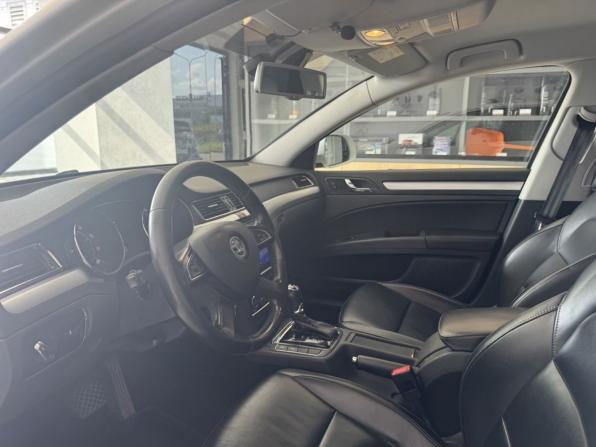 Skoda Superb II Рестайлинг с пробегом 2014 года, цена 1 049 000 рублей, 170367 км, лифтбек, Автокод Объявления