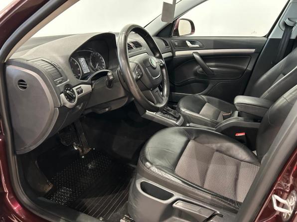 Skoda Octavia II (A5) Рестайлинг с пробегом 2012 года, цена 849 000 рублей, 225381 км, универсал, Автокод Объявления
