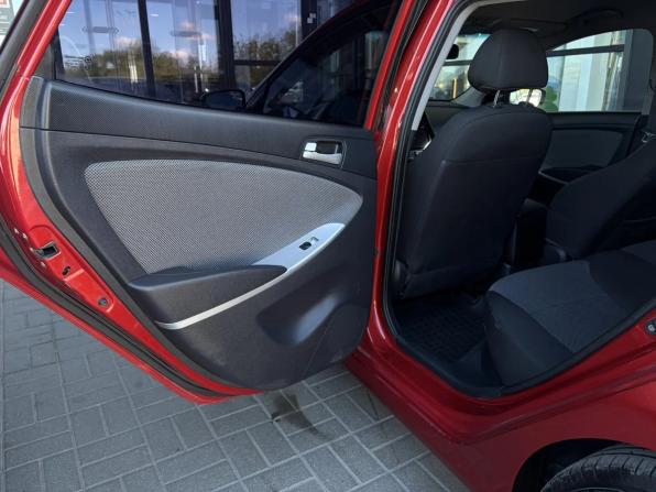 Hyundai Solaris I с пробегом 2012 года, цена 819 000 рублей, 182299 км, хэтчбек, Автокод Объявления