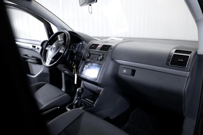 Volkswagen Touran I Рестайлинг 2 с пробегом 2012 года, цена 1 149 000 рублей, 104396 км, компактвэн, Автокод Объявления