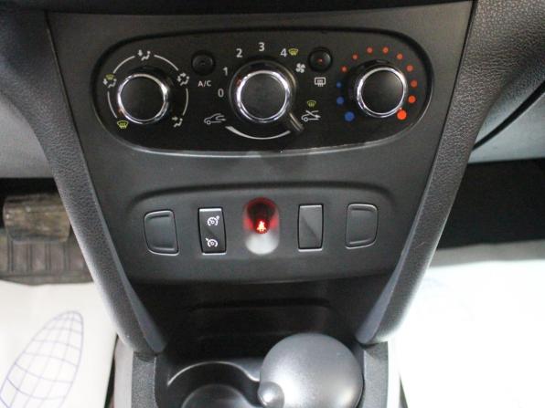 Renault Sandero II с пробегом 2015 года, цена 584 000 рублей, 268000 км, хэтчбек, Автокод Объявления