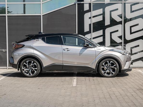 Toyota C-HR I с пробегом 2019 года, цена 2 400 000 рублей, 117932 км, внедорожник, Автокод Объявления