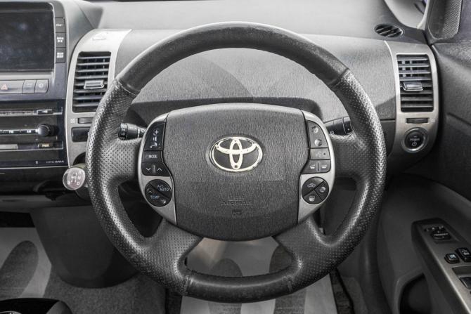 Toyota Prius II Рестайлинг (XW20) с пробегом 2007 года, цена 689 000 рублей, 160000 км, лифтбек, Автокод Объявления