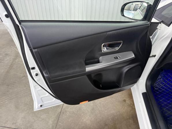 Toyota Prius Alpha I (ZVW40/41) Рестайлинг с пробегом 2015 года, цена 1 397 000 рублей, 118775 км, минивэн, Автокод Объявления