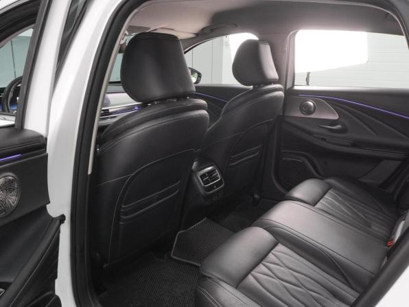 Chery Arrizo 8 с пробегом 2023 года, цена 2 199 000 рублей, 42423 км, седан, Автокод Объявления