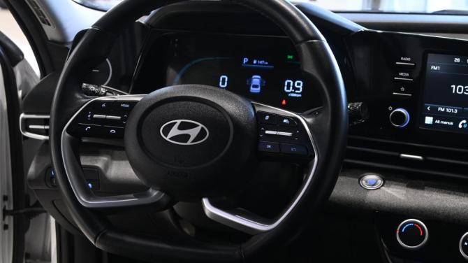 Hyundai Elantra VII (CN7) Рестайлинг с пробегом 2023 года, цена 1 859 000 рублей, 14737 км, седан, Автокод Объявления