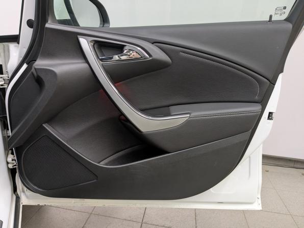 Opel Astra J Рестайлинг с пробегом 2012 года, цена 940 000 рублей, 113641 км, хэтчбек, Автокод Объявления