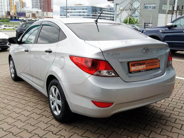 Hyundai Solaris I с пробегом 2013 года, цена 879 000 рублей, 132639 км, седан, Автокод Объявления