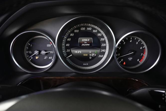 Mercedes-Benz E-Класс IV (W212 S212 C207) Рестайлинг с пробегом 2013 года, цена 1 690 000 рублей, 252594 км, седан, Автокод Объявления
