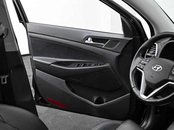Hyundai Tucson III Рестайлинг с пробегом 2019 года, цена 2 199 000 рублей, 175000 км, внедорожник, Автокод Объявления