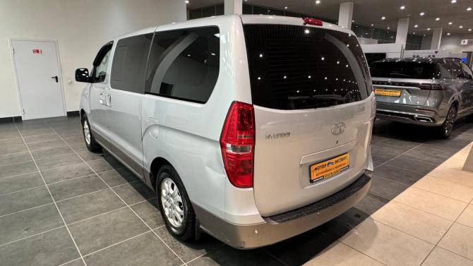 Hyundai H-1 II с пробегом 2010 года, цена 1 325 000 рублей, 246527 км, минивэн, Автокод Объявления