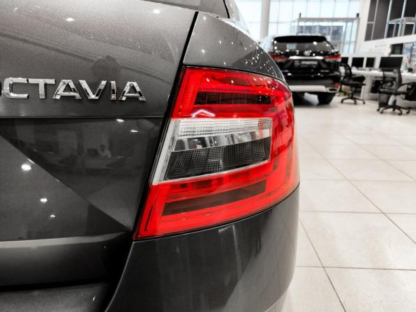 Skoda Octavia III (A7) Рестайлинг с пробегом 2017 года, цена 1 780 000 рублей, 151500 км, лифтбек, Автокод Объявления