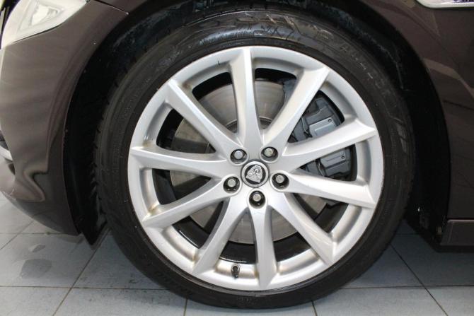 Jaguar XJ IV (X351) с пробегом 2011 года, цена 1 879 000 рублей, 92705 км, седан, Автокод Объявления