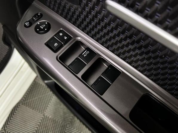 Honda Stepwgn V с пробегом 2016 года, цена 2 150 000 рублей, 163551 км, минивэн, Автокод Объявления