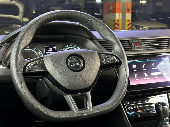 Skoda Superb III Рестайлинг с пробегом 2021 года, цена 2 500 000 рублей, 90403 км, лифтбек, Автокод Объявления