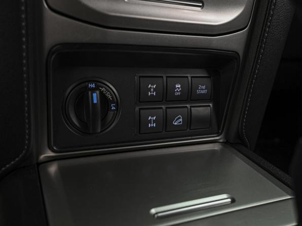 Toyota Land Cruiser Prado 150 Series Рестайлинг 2 с пробегом 2019 года, цена 6 869 000 рублей, 46561 км, внедорожник, Автокод Объявления