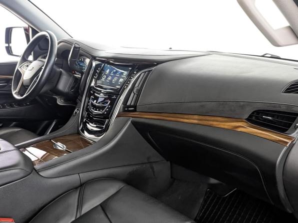 Cadillac Escalade IV с пробегом 2016 года, цена 4 300 000 рублей, 88981 км, внедорожник, Автокод Объявления