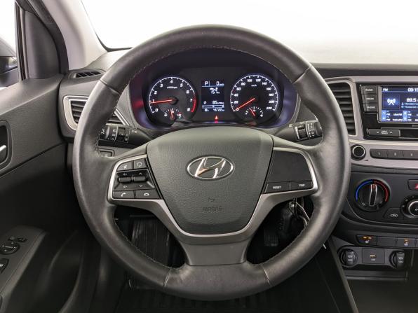 Hyundai Solaris II Рестайлинг с пробегом 2021 года, цена 1 595 000 рублей, 46720 км, седан, Автокод Объявления
