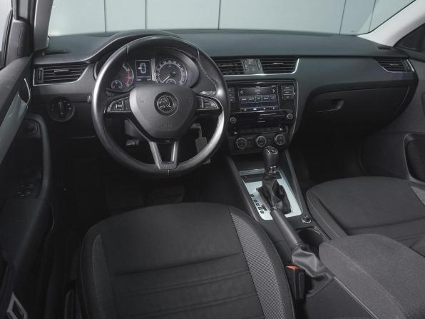 Skoda Octavia III (A7) Рестайлинг с пробегом 2019 года, цена 2 520 000 рублей, 36858 км, лифтбек, Автокод Объявления