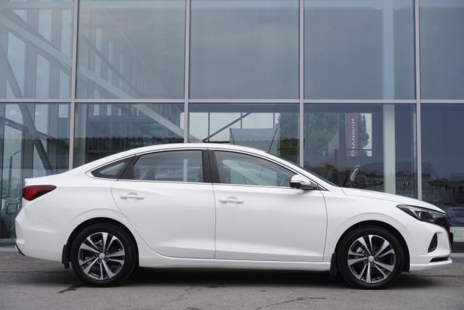 Changan Eado Plus с пробегом 2023 года, цена 1 750 000 рублей, 8390 км, седан, Автокод Объявления