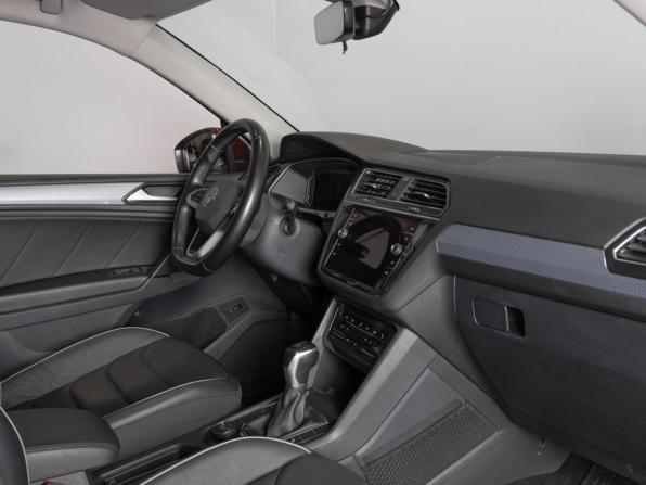 Volkswagen Tiguan II Рестайлинг с пробегом 2021 года, цена 3 299 800 рублей, 110988 км, внедорожник, Автокод Объявления