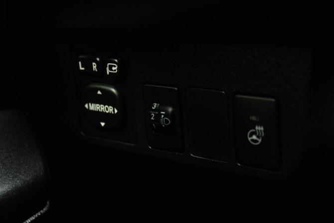 Toyota RAV4 IV (XA40) Рестайлинг с пробегом 2016 года, цена 2 199 000 рублей, 103645 км, внедорожник, Автокод Объявления