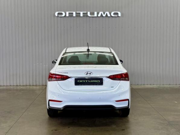 Hyundai Solaris II с пробегом 2019 года, цена 1 437 000 рублей, 130221 км, седан, Автокод Объявления