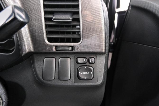 Toyota Wish I с пробегом 2004 года, цена 849 000 рублей, 215000 км, компактвэн, Автокод Объявления