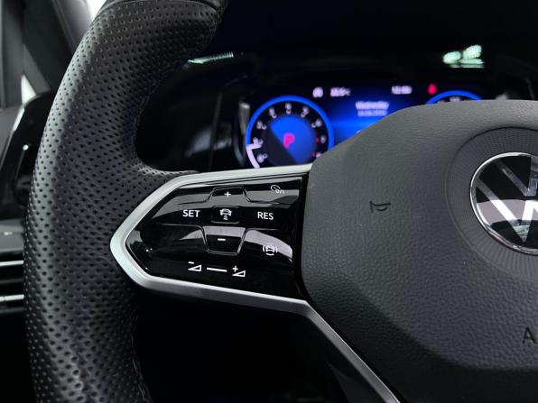 Volkswagen Golf VIII с пробегом 2021 года, цена 2 850 000 рублей, 41250 км, хэтчбек, Автокод Объявления