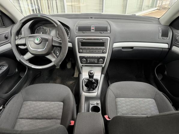 Skoda Octavia II (A5) Рестайлинг с пробегом 2012 года, цена 940 000 рублей, 99111 км, лифтбек, Автокод Объявления