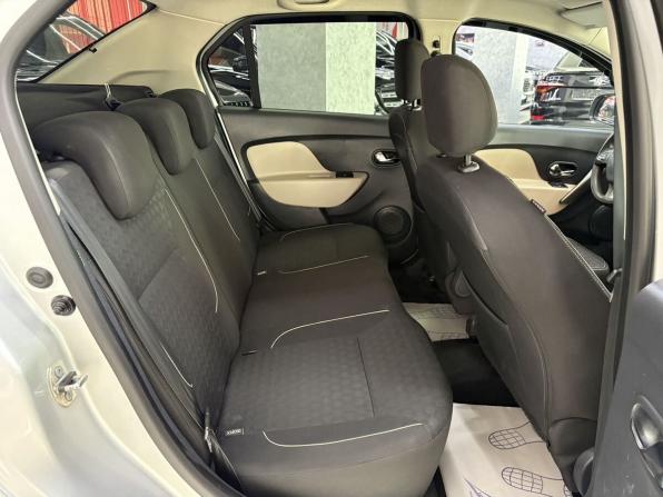 Renault Logan II с пробегом 2015 года, цена 899 000 рублей, 119339 км, седан, Автокод Объявления