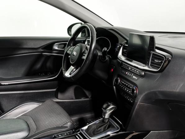 Kia Ceed III с пробегом 2018 года, цена 1 626 000 рублей, 135565 км, хэтчбек, Автокод Объявления
