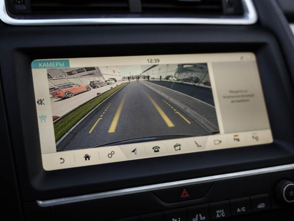 Jaguar E-Pace I с пробегом 2019 года, цена 2 750 000 рублей, 93033 км, внедорожник, Автокод Объявления