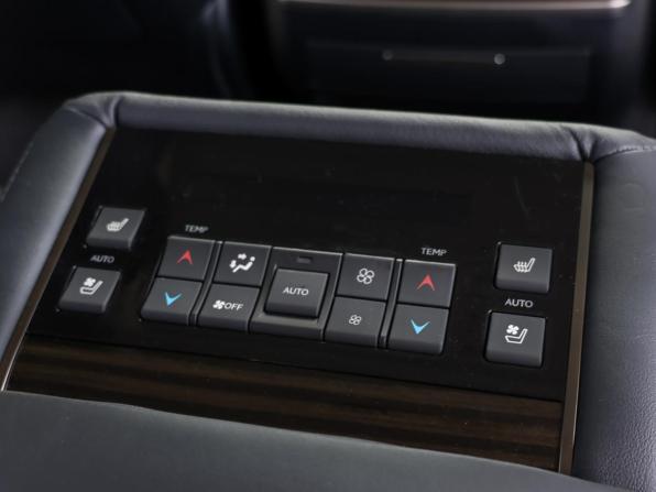 Lexus LX III Рестайлинг 2 с пробегом 2021 года, цена 17 100 000 рублей, 20183 км, внедорожник, Автокод Объявления