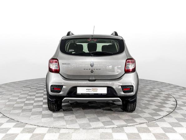 Renault Sandero II с пробегом 2015 года, цена 816 000 рублей, 109922 км, хэтчбек, Автокод Объявления