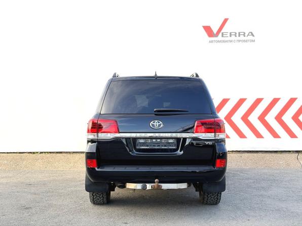 Toyota Land Cruiser 200 Series Рестайлинг 2 с пробегом 2018 года, цена 6 100 000 рублей, 218336 км, внедорожник, Автокод Объявления