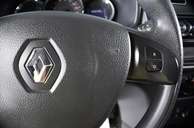 Renault Sandero II с пробегом 2018 года, цена 999 000 рублей, 64512 км, хэтчбек, Автокод Объявления