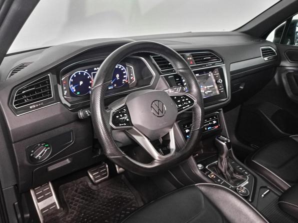 Volkswagen Tiguan II Рестайлинг с пробегом 2021 года, цена 4 391 000 рублей, 47000 км, внедорожник, Автокод Объявления