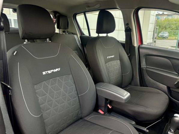 Renault Sandero II с пробегом 2015 года, цена 960 000 рублей, 98800 км, хэтчбек, Автокод Объявления
