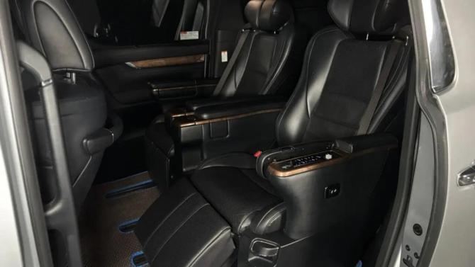 Toyota Alphard III с пробегом 2015 года, цена 3 250 000 рублей, 376772 км, минивэн, Автокод Объявления