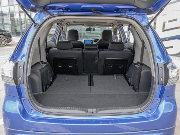 Toyota Wish II Рестайлинг с пробегом 2012 года, цена 1 530 000 рублей, 116600 км, минивэн, Автокод Объявления