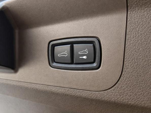 Porsche Panamera II с пробегом 2017 года, цена 7 377 000 рублей, 103558 км, лифтбек, Автокод Объявления