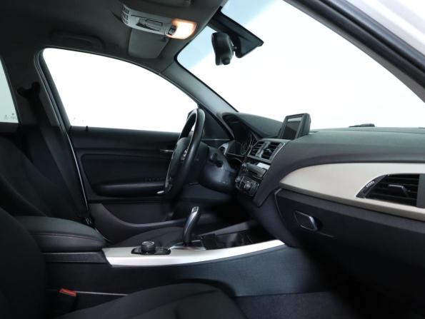 BMW 1 серии II (F20/F21) Рестайлинг с пробегом 2016 года, цена 1 590 000 рублей, 91350 км, хэтчбек, Автокод Объявления