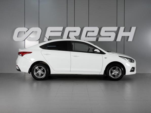 Hyundai Solaris II с пробегом 2017 года, цена 1 259 000 рублей, 115796 км, седан, Автокод Объявления