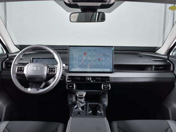 Toyota RAV4 VI (XA60) с пробегом 2026 года, цена 4 149 995 рублей, 32 км, внедорожник, Автокод Объявления
